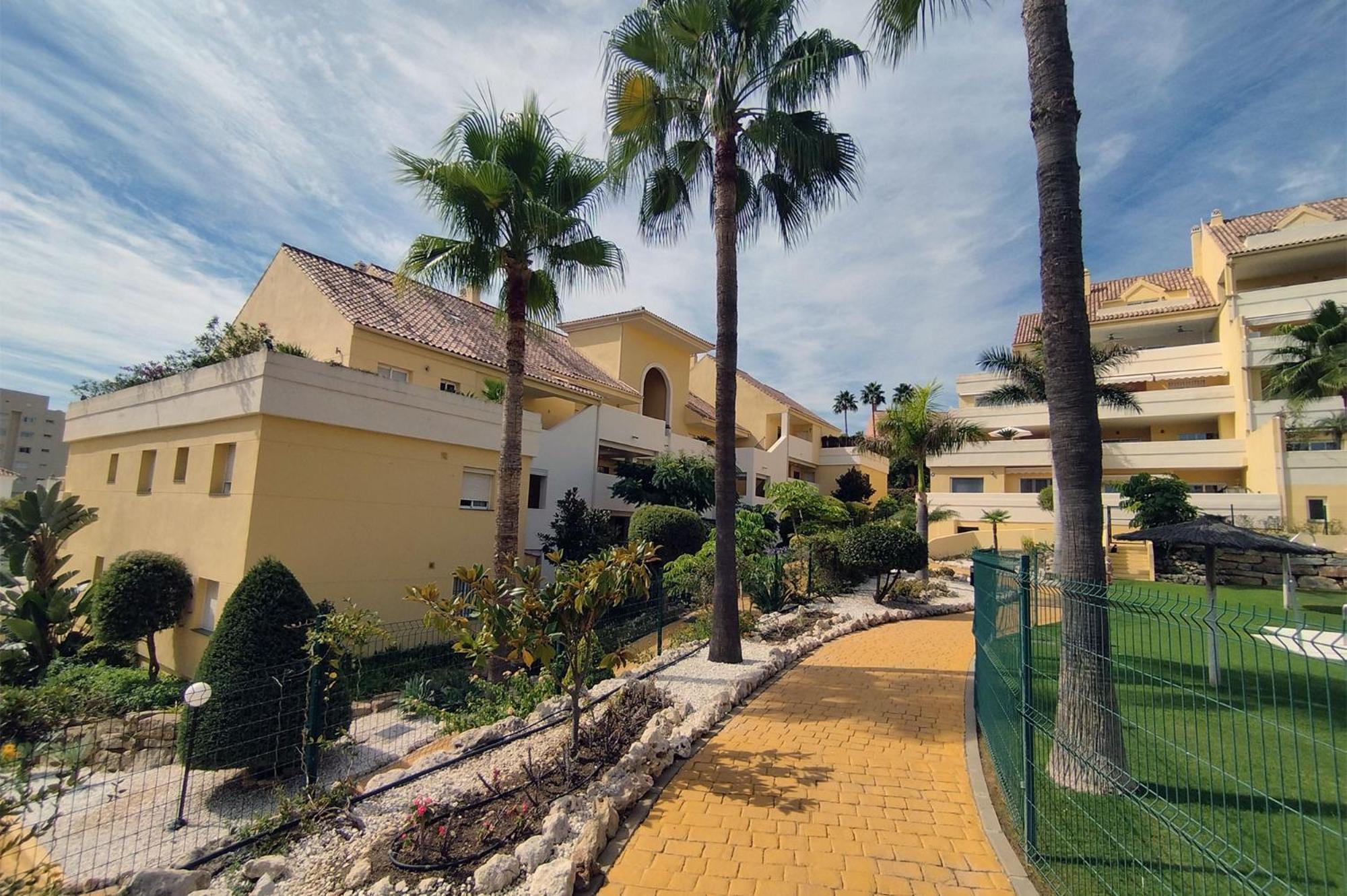 Apartamento Puertosol Estepona Luaran gambar