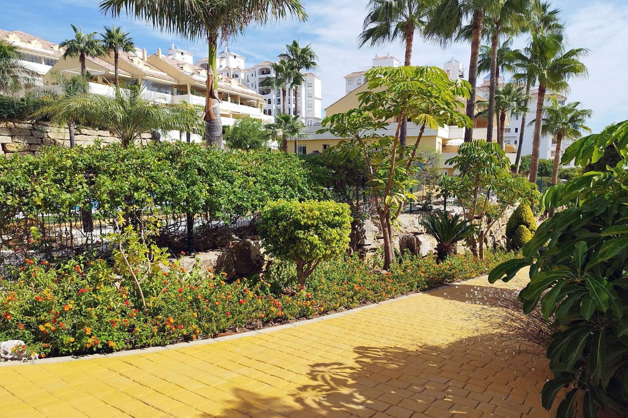 Apartamento Puertosol Estepona Luaran gambar