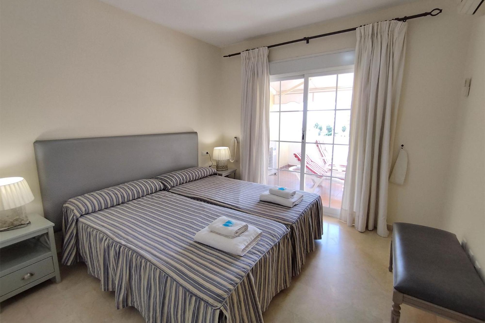 Apartamento Puertosol Estepona Luaran gambar