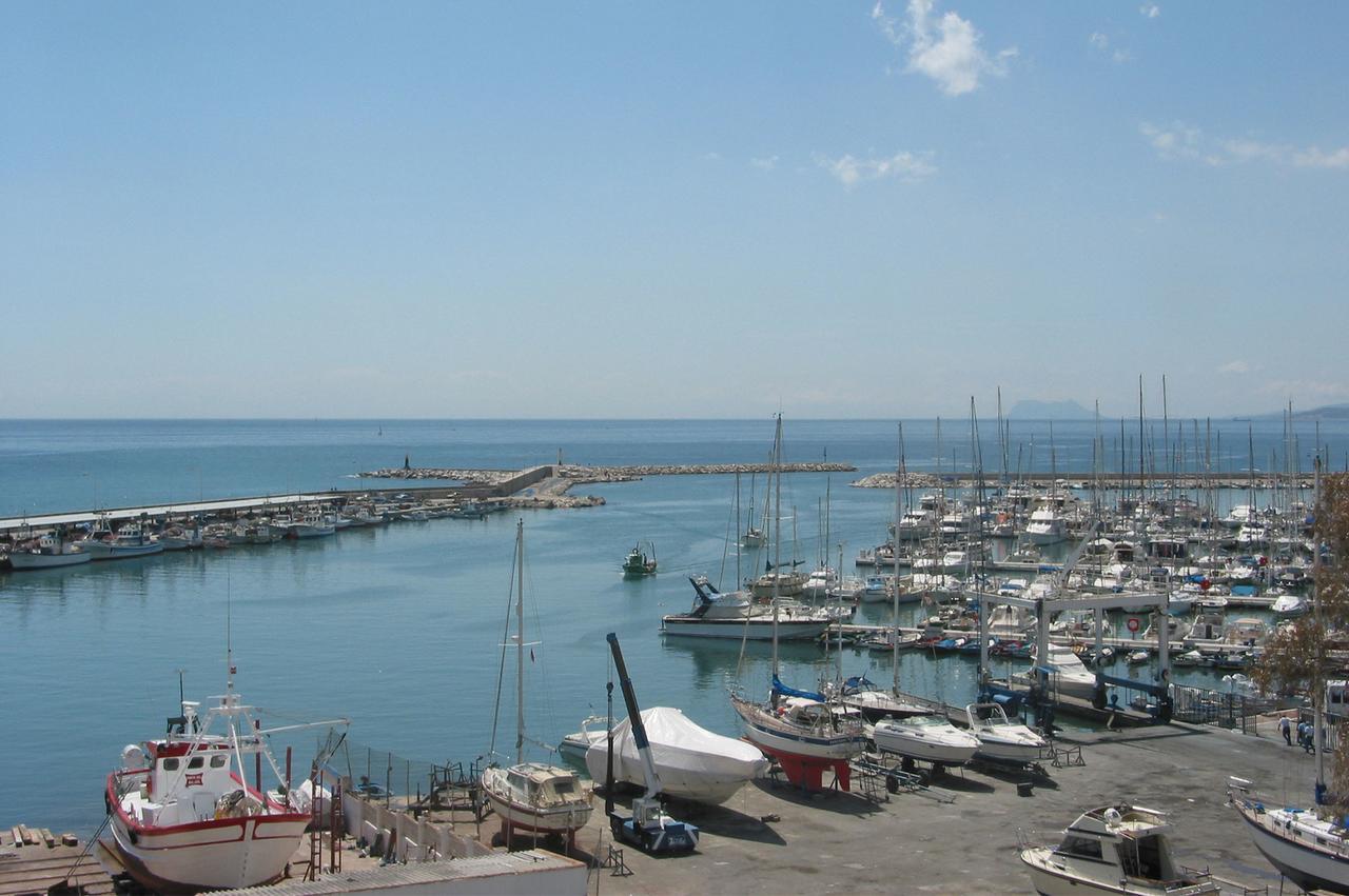 Apartamento Puertosol Estepona Luaran gambar